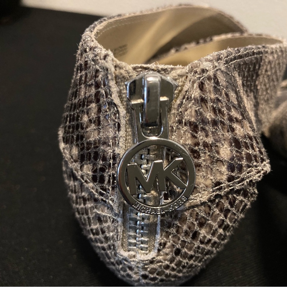 Michael Kors Snakeskin Leather Short Wedge sandals, Size 7.5. Like new. - Picture 10 of 12